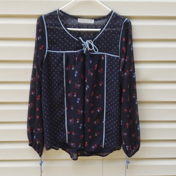 Abercrombie & Fitch Tops - Abercrombie & Fitch Top 🌺